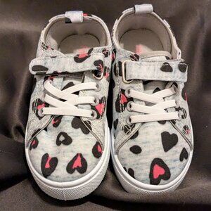 FabKids leopard heart velcro and lace closure sneaks size 9...NWOT
